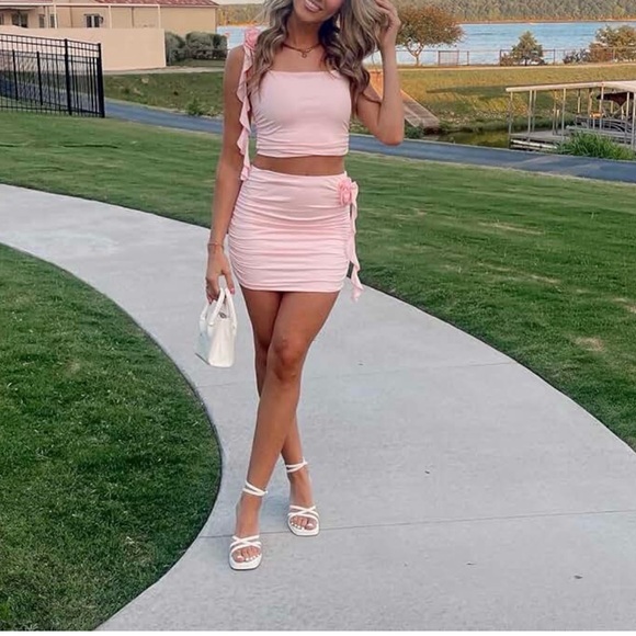 Light pink cropped tank & mini skirt set flower ruffle - Picture 4 of 4